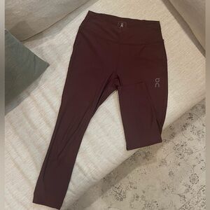 On Running leggings - Size Small